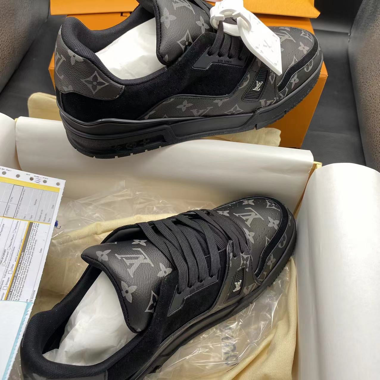 Black Louis Vuitton Top Quality Replica Shoes