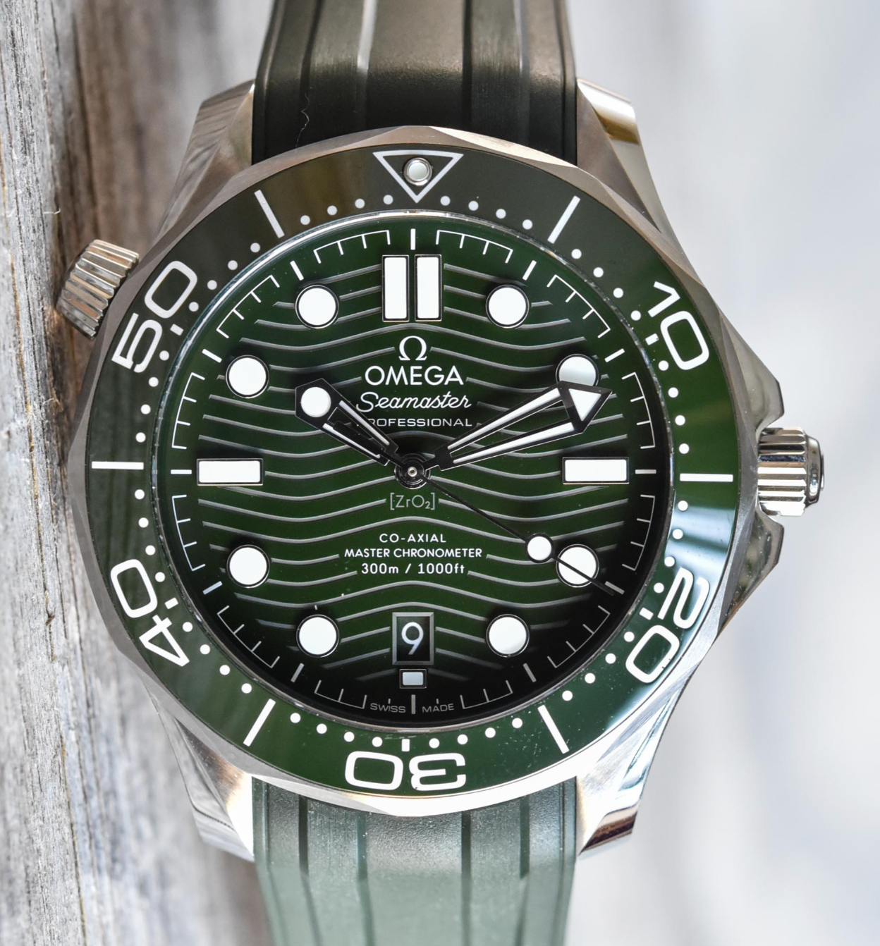 Replica Top Clone Omega 2022 New Sea-master Diver 300m Silver Green - IP Empire Replica Watches